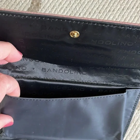 Bandolino chain link wristlet tri fold pink wallet - Picture 8 of 11